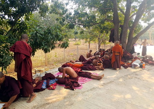 緬甸震災祈福  新北浴佛過新年取消潑水