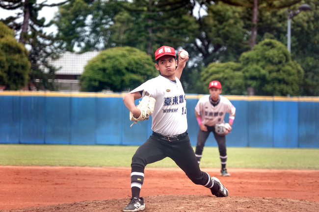 左投林樂軍從新竹到東體打球 U18東岸聯盟先發勝 | 華視新聞