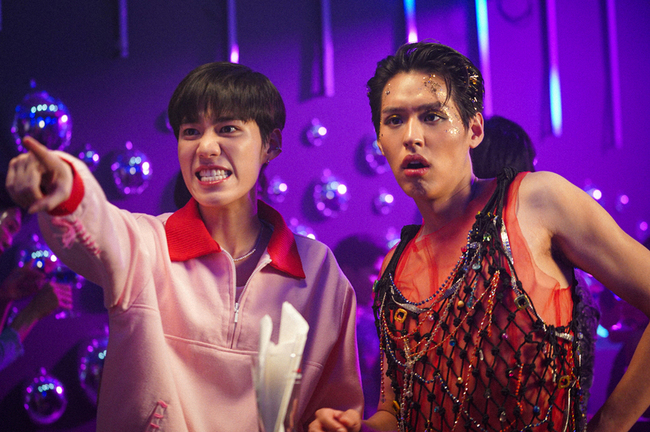 泰版「鬼家人」恥度升級 保留跳鋼管舞等經典 | 華視新聞