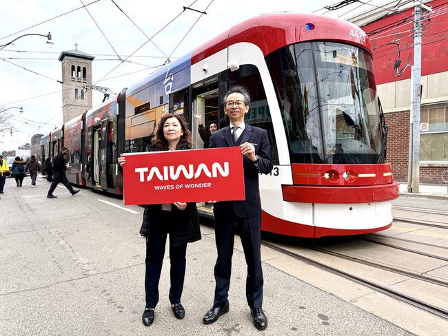 台灣觀光彩繪電車  即起穿梭多倫多鬧區 | 華視新聞