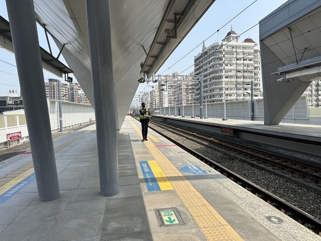 台中太原車站男子落軌遭撞身亡 部分列車延誤 | 華視新聞