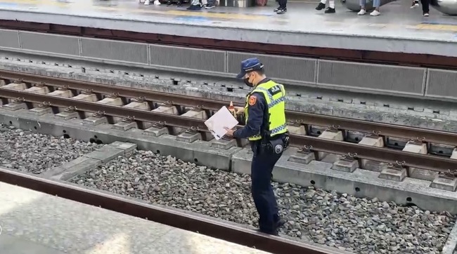 台中太原車站男子落軌遭撞亡 警初判無外力介入 | 華視新聞