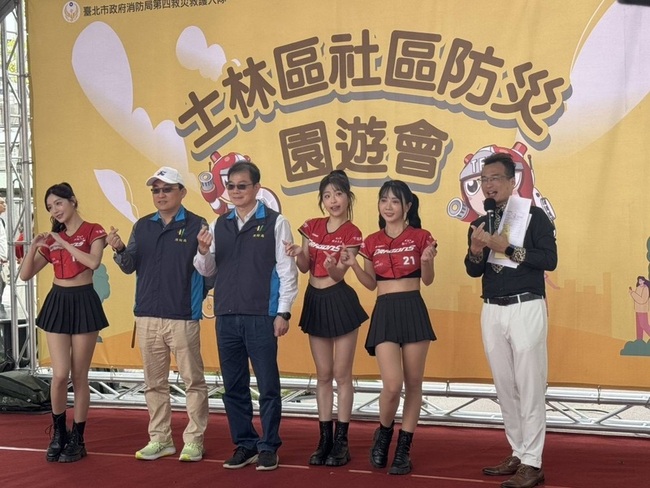 清明掃墓不用火  北市消邀職棒啦啦隊宣導防災 | 華視新聞