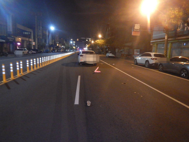 台中梧棲男子疑穿越馬路遭撞 頭部重創送醫不治 | 華視新聞