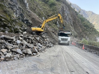 中橫便道9.2K坍方 取消清明連假增開2時段