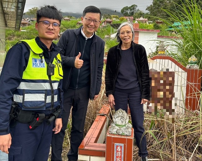 飄洋萬里尋姊姊墓地 花蓮警助家屬相聚 | 華視新聞