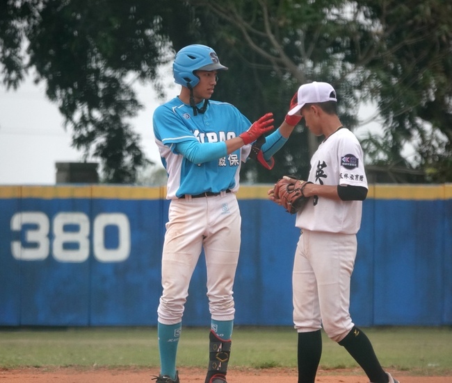 二刀羅于晏U18東岸聯盟有表現 穀保搶勝晉4強 | 華視新聞