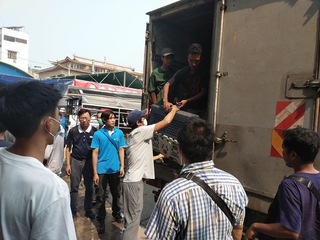 緬甸強震慈濟志工團隊進駐 物資送入重災區