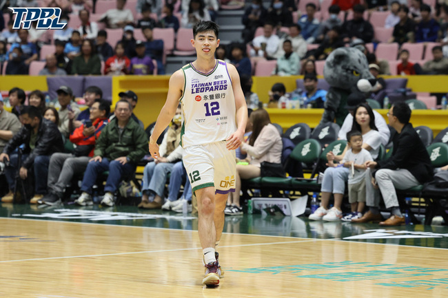 TPBL林信寬轟本季新高25分  雲豹拆戰神止5連敗 | 華視新聞