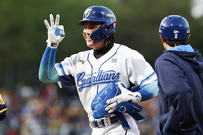 張育成脖子不適連2天未先發 已無緣全勤很自責 | 華視新聞