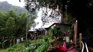 信義區松山路鐵皮建物火警冒濃煙  火勢滅無傷亡