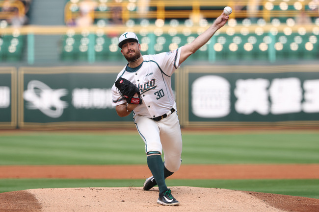 艾速特先發7局無失分獲MVP 雄鷹擊退桃猿2連勝 | 華視新聞