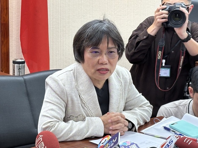 綠委提陸配拿身分證應歸國籍法 劉世芳：可參考方向 | 華視新聞