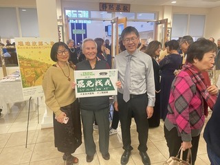 台僑自組「華府台灣隊」挺罷免 快遞連署書回台