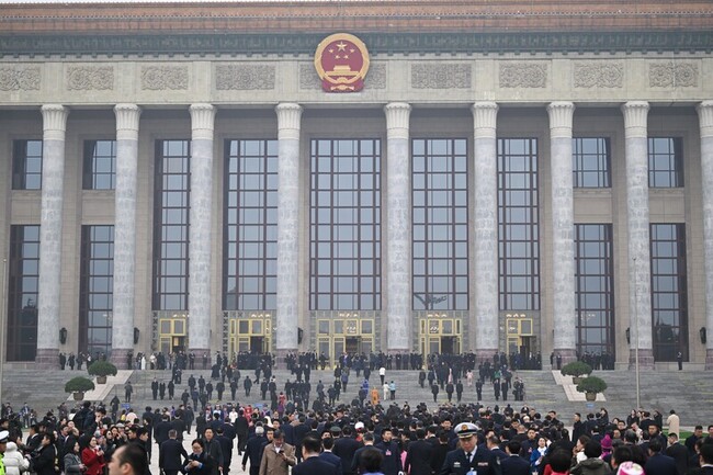 「國家隊」出手救市 中國A股3大指數早盤全線微漲 | 華視新聞