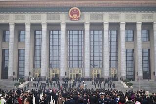 「國家隊」出手救市 中國A股3大指數早盤全線微漲