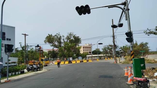 小琉球設立全島首支紅綠燈 預計8月啟用 | 華視新聞