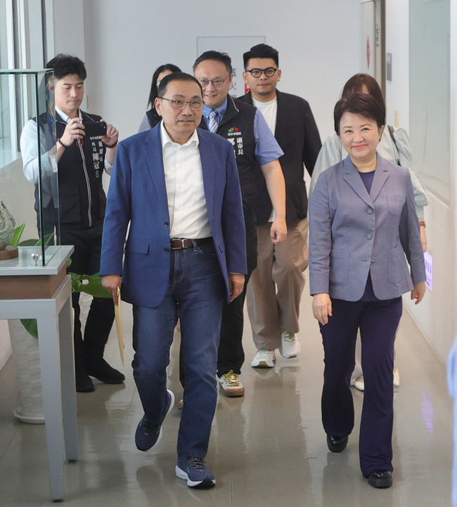 對等關稅  侯友宜盧秀燕齊盼立院通過880億元 | 華視新聞