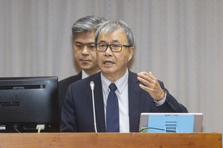 場地不安全紐西蘭女足退賽  鄭英耀：丟臉