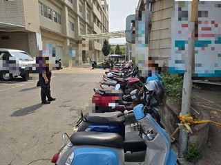 高雄清潔員發現生鏽手槍  警追查來源