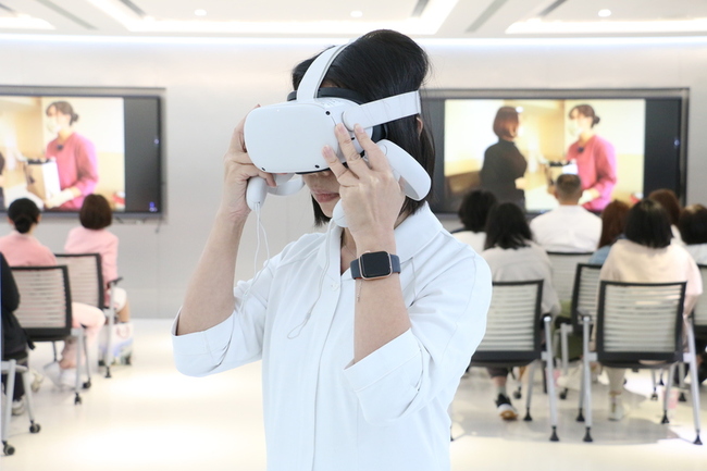 北醫大開發VR影片  模擬病人臨終護理過程 | 華視新聞
