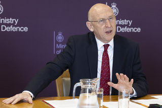 英法召開首場援烏志願者聯盟國防部長會議 30國與會