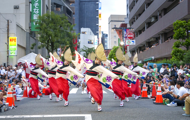 迎媽祖誕辰  東京高圓寺阿波舞中市萬和宮公演 | 華視新聞