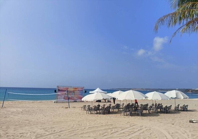 墾丁南灣統一米白陽傘典雅迎客 5月推嘉年華派對 | 華視新聞