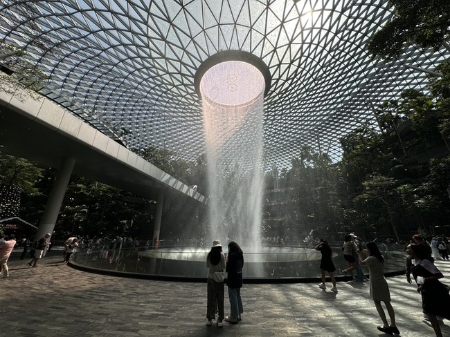 新加坡樟宜機場全球最佳 星交長：邁向國際航空樞紐 | 華視新聞