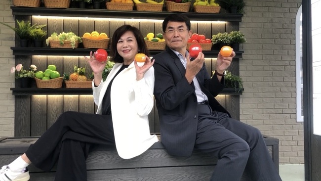 基隆女中候車亭變身  打造色彩繽紛「水果攤」 | 華視新聞