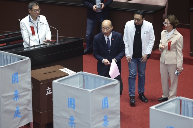警察人員人事條例覆議案表決 立委開始投票 | 華視新聞