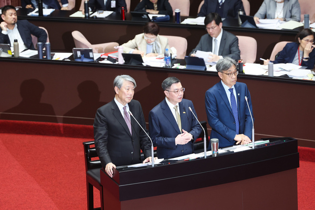 藍提擴大紓困普發現金 卓榮泰：歡迎大家討論 | 華視新聞