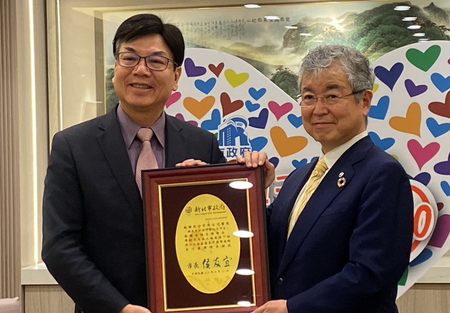 攜手照顧弱勢 嬌聯捐新北生理用品及紙尿褲 | 華視新聞