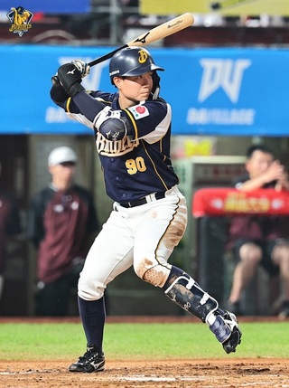 江坤宇2安5打點奪MVP 中職兄弟擊退桃猿奪6連勝