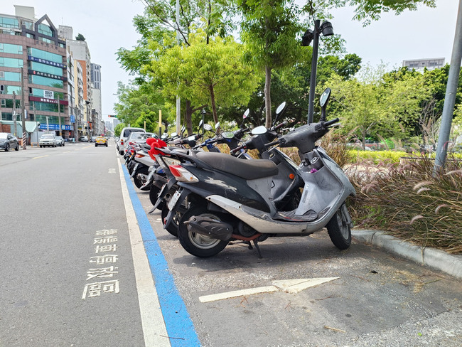 中市停車繳費無紙化 機車停車計次路段綁定代扣 | 華視新聞