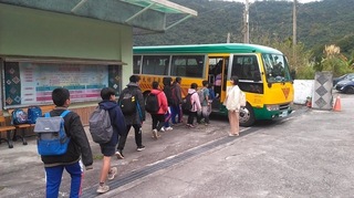 花蓮縣府獲補助汰換老舊交通車  學子安心上學
