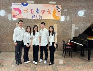 華航新總經理愛彈琴 假日全家到醫院當音樂志工