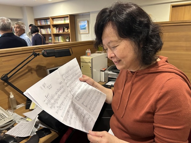 眠床佇佗位  蘇維倫為台語繪本打造音樂劇 | 華視新聞