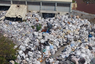 廢塑膠混合物非法輸出境外  桃檢查扣犯罪所得4億