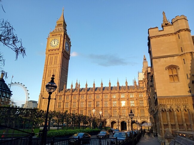 流亡英國前香港議員發起連署 籲英加強安全管控中國 | 華視新聞