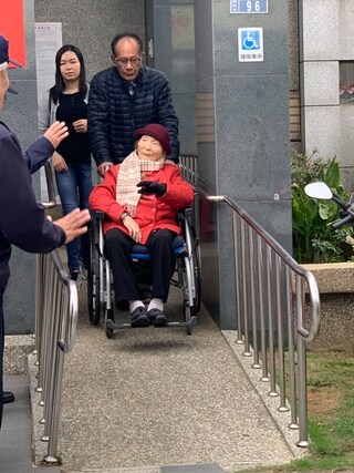 苗栗110歲人瑞  立委陳超明母親辭世