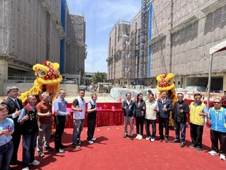 高雄大寮社宅上樑 總戶數384戶估115年7月完工