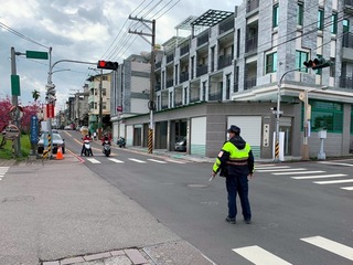 台中山城賞螢季登場湧車流 東勢警規劃交通疏導