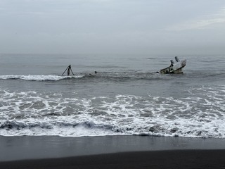 漁船擱淺海灘逾3個月 宜縣府：暫無油污疑慮