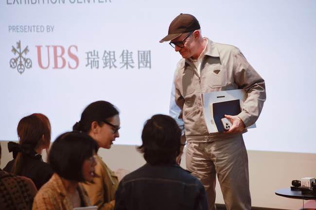 倫敦蛇形藝廊總監訪台 台北當代藝博會首設專業日 | 華視新聞