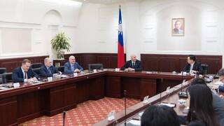 美國跨黨派參議員拜會吳釗燮  交流區域安全情勢