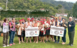 台東崁頂部落34人完成生態等課程 獲頒狩獵證