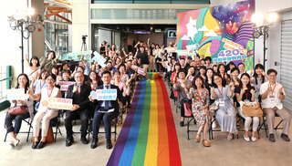 為何家庭照顧者多是女性 性平展探索性別與家庭