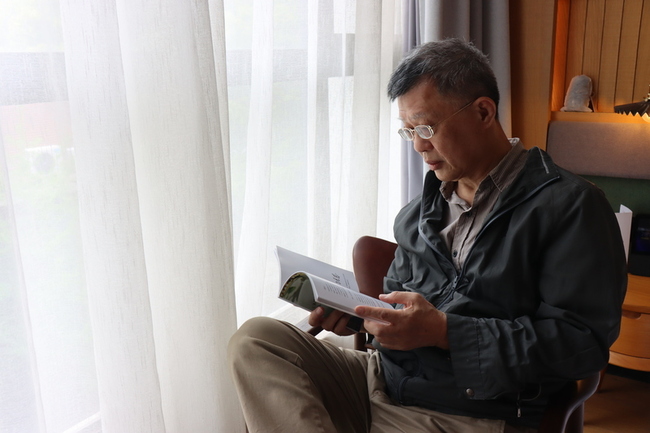 詩人陳黎上海讀詩 分享與AI共同創作 | 華視新聞