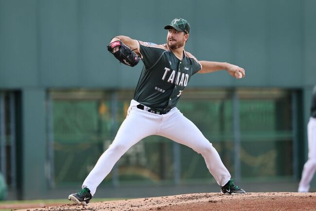 艾速特生涯最長投球局數優質先發勝 助雄鷹2連勝 | 華視新聞